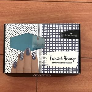 MANIOLOGY Forever Young Nail Stamp Starter Kit